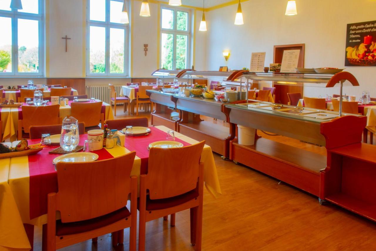 Christliche Gaestehaeuser Weinstrasse Neustadt an der Weinstrasse Exterior photo